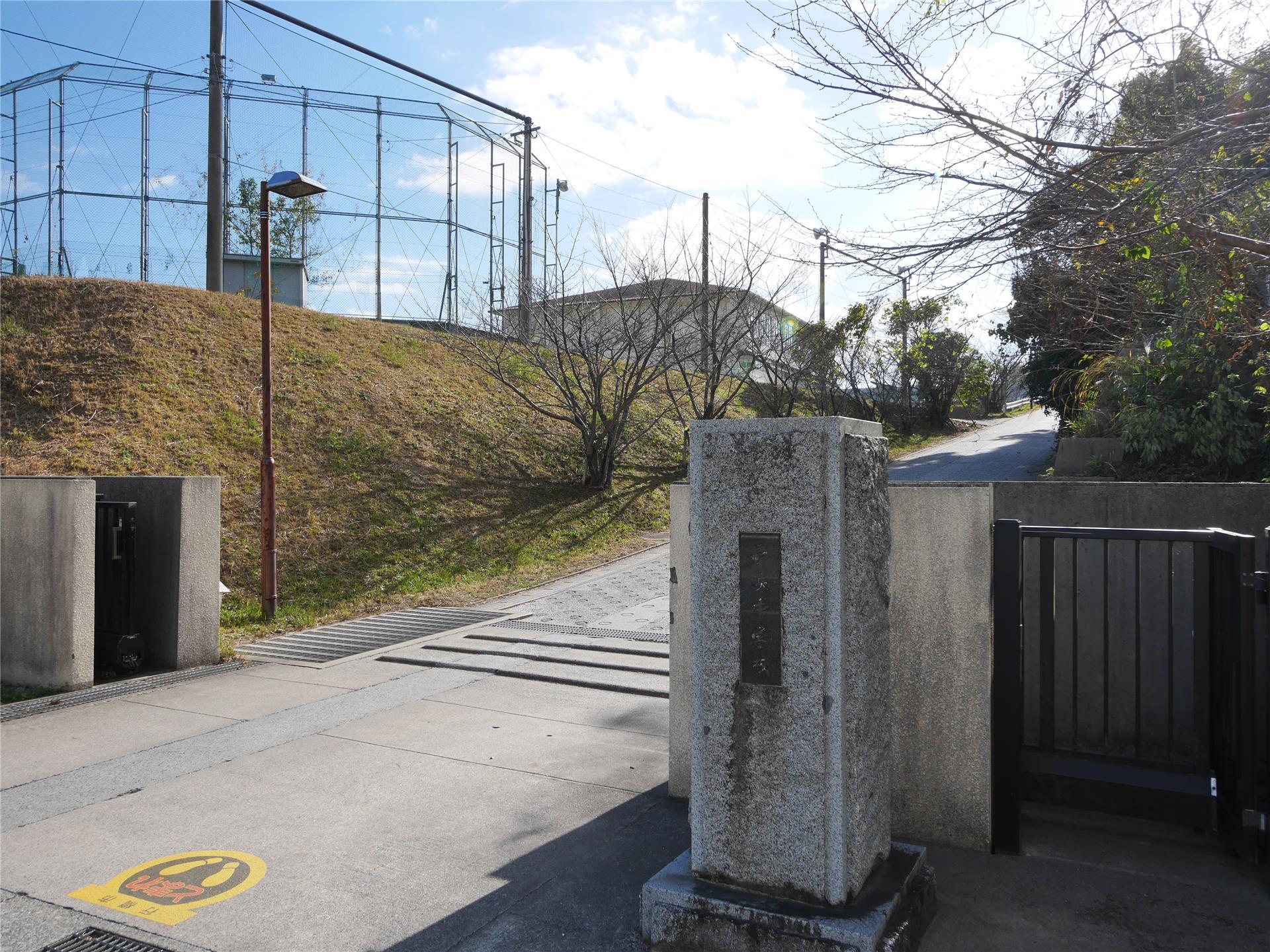 【グランドエスポワール行橋　Iの中学校】