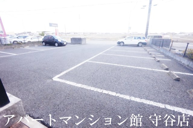 【レオパレスTMおゆみ野の駐車場】