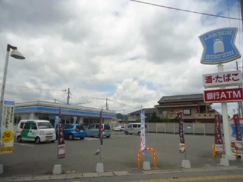 【姫路市飾磨区英賀保駅前町のアパートのコンビニ】