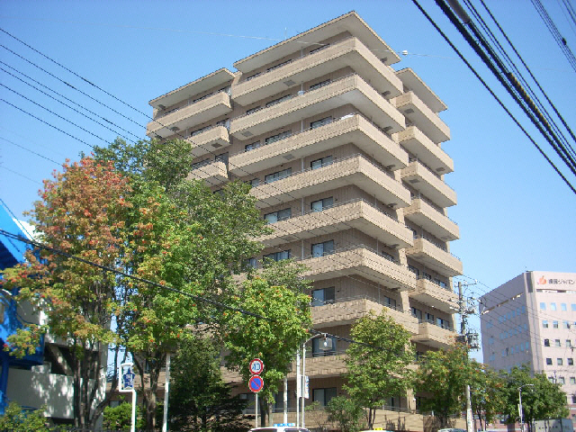 【函館市梁川町のマンションの建物外観】