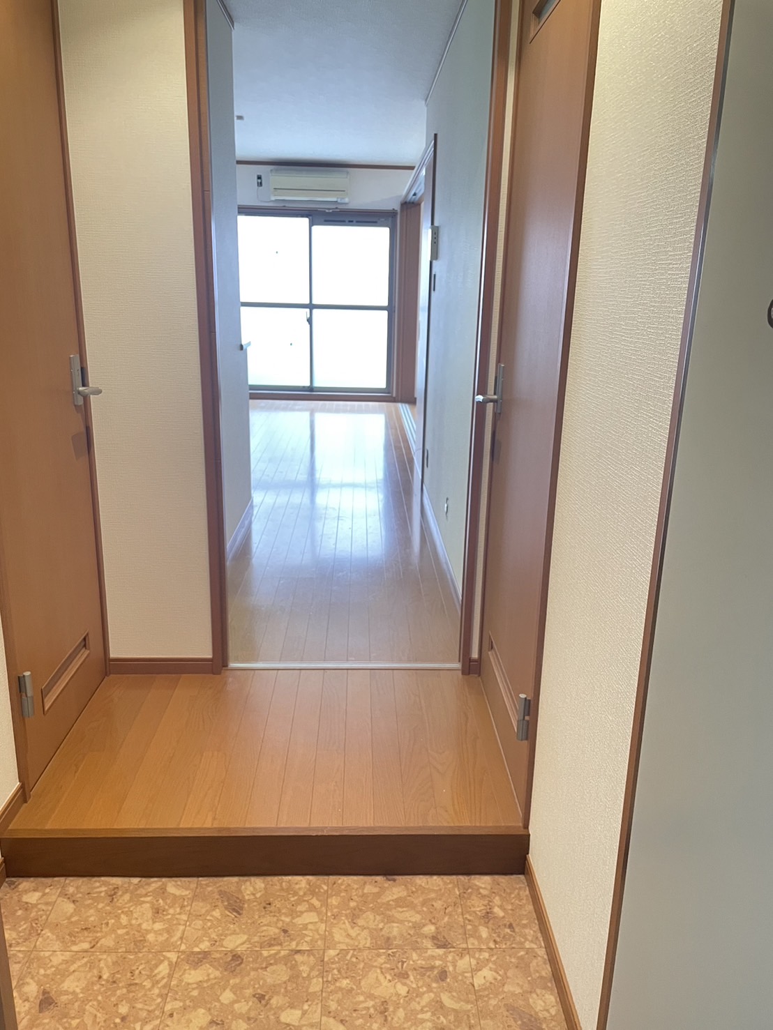 地下鉄谷町線 出戸駅 徒歩3分 3階建 築18年の玄関写真