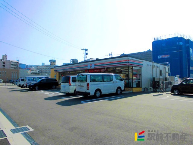 【エミネンス香椎駅前のコンビニ】