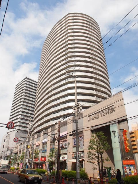 荒川区荒川のマンションの建物外観