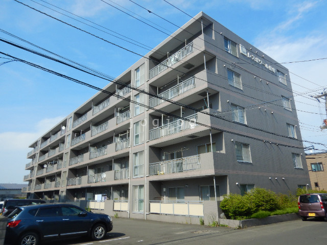 札幌市西区発寒十四条のマンションの建物外観