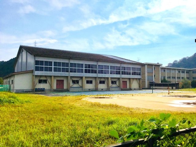 【米子市観音寺新町のアパートの中学校】