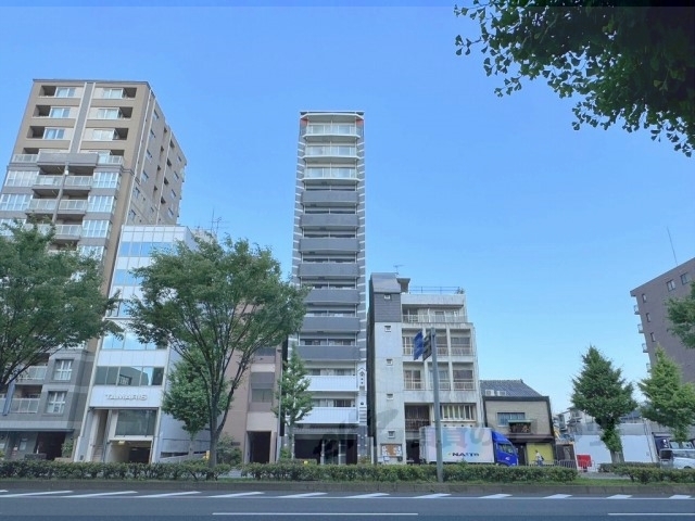 京都市中京区姉東堀川町のマンションの建物外観