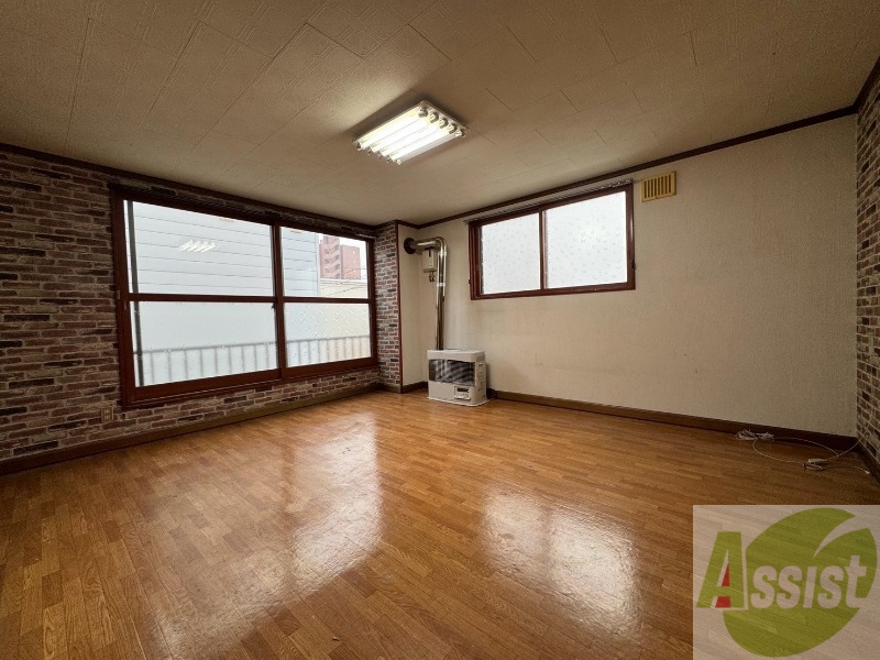 居室・リビング　広くてキレイなお部屋が広がっていて、充実した生活が送れそう。