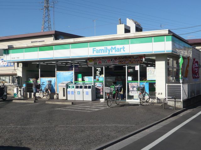 コンビニ　ファミリーマート（コンビニ）まで370m