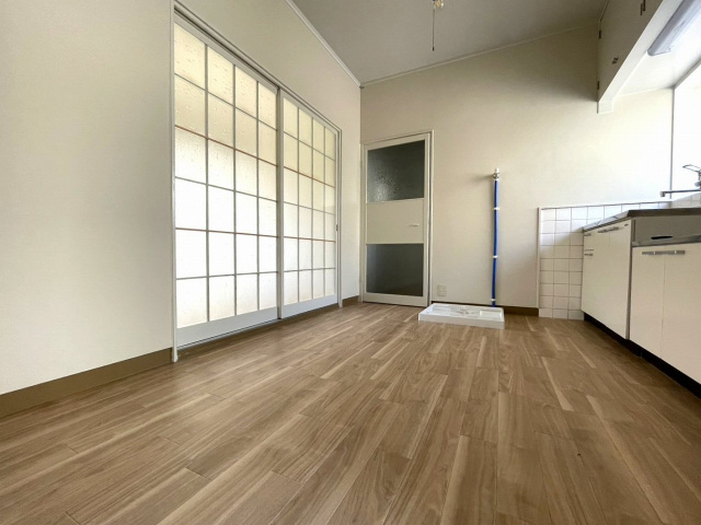 ショッピングセンター　ダイソー吉島店（ショッピングセンター）まで495m