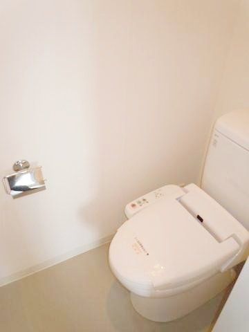 トイレ　★温水洗浄機能つき★
