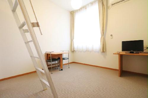 居室・リビング　天井が高く開放的