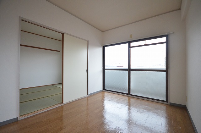 居室・リビング　※同建物・別物件の写真です