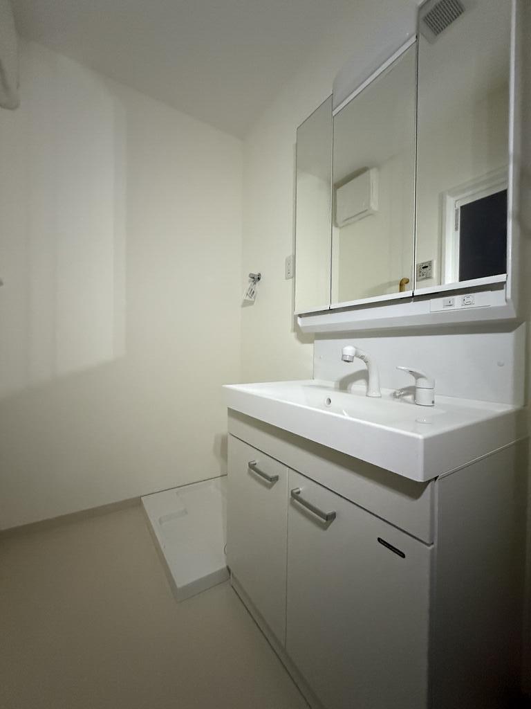 洗面設備　同タイプ別部屋の写真です。