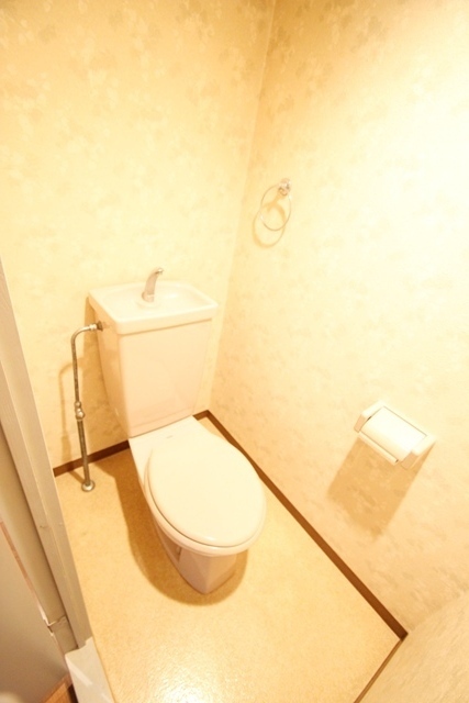 トイレ　※別号室のお写真です