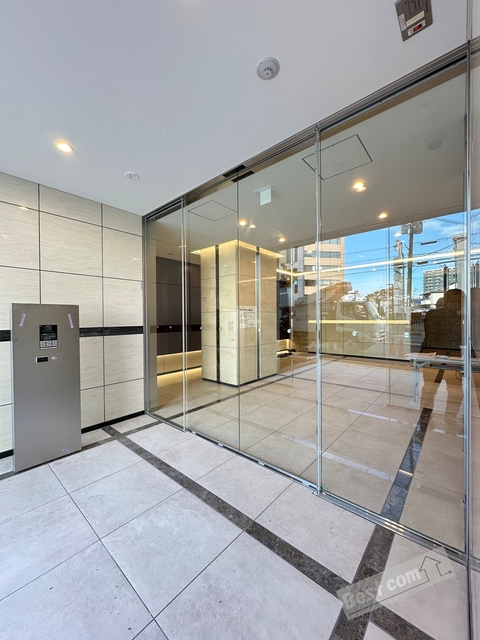 エントランス　オートロック付きで部外者シャットアウト♪