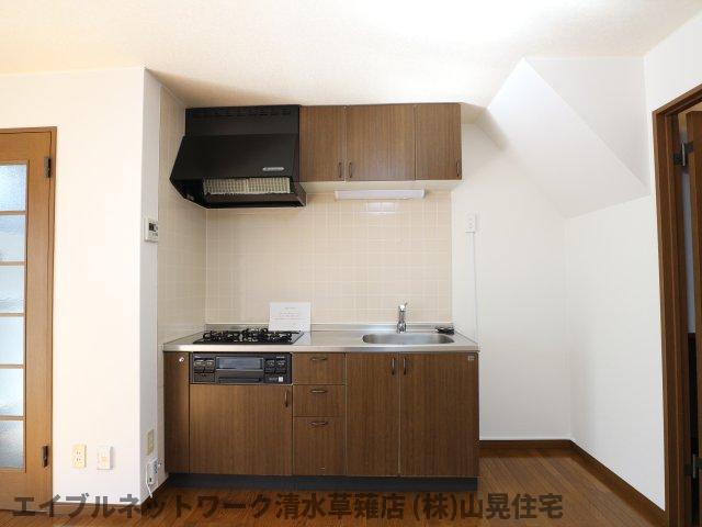 キッチン　コンパクトなキッチンで掃除もラクラク
