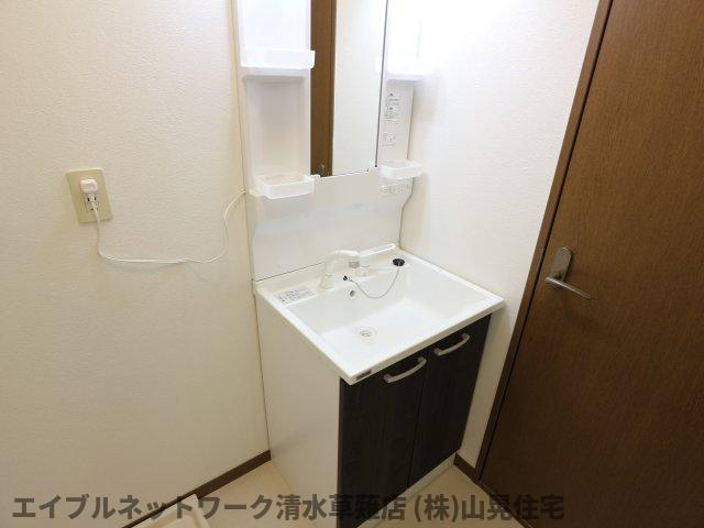 洗面設備　脱衣スペースもあります