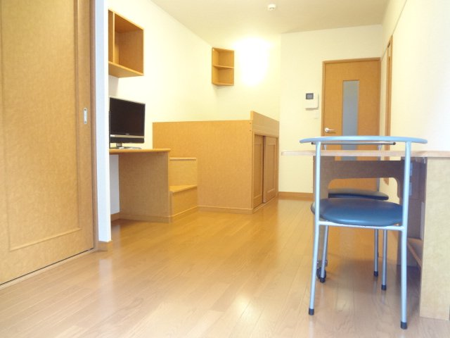 居室・リビング　1Fフローリング 2Fカーペット