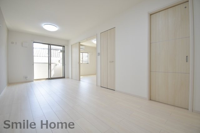 居室・リビング　エアコン付きのお部屋です