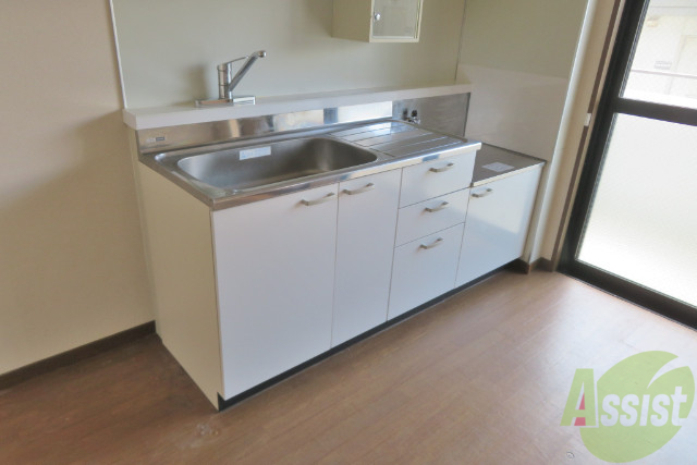 キッチン　キッチンも広々しています！２口コンロも置けますね。