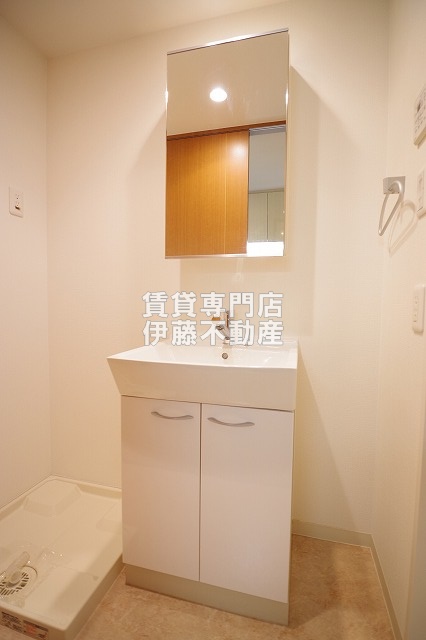 洗面設備　独立洗髪洗面化粧台