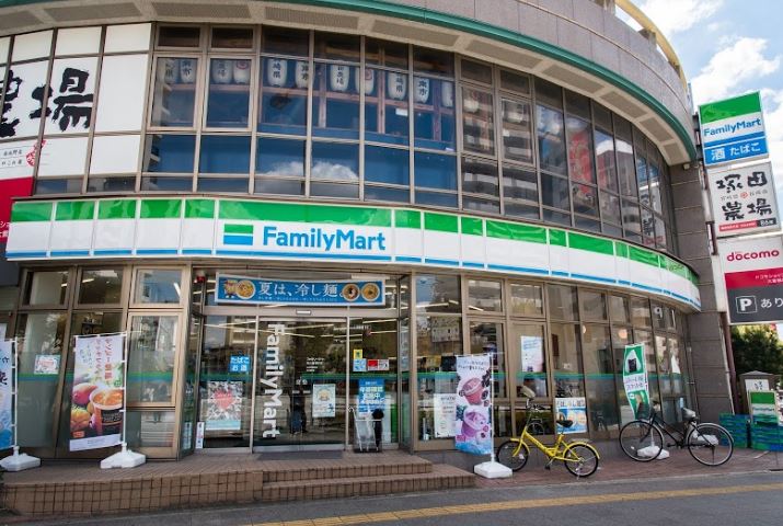 コンビニ　ファミリーマート 東大曽根町店（コンビニ）まで112m