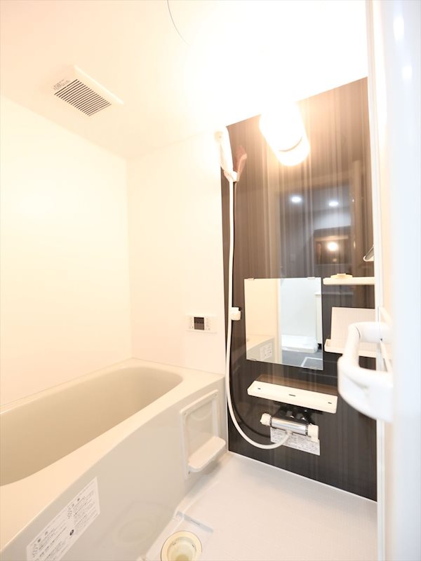 バス・シャワールーム　追い焚き機能付　オートバス機能付バスルーム