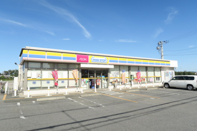 コンビニ　ミニストップ　桶川小針領家店（コンビニ）まで300m