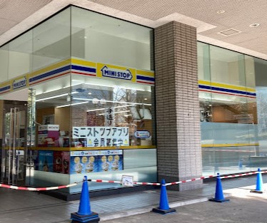 コンビニ　ミニストップ北品川５丁目店（コンビニ）まで135m
