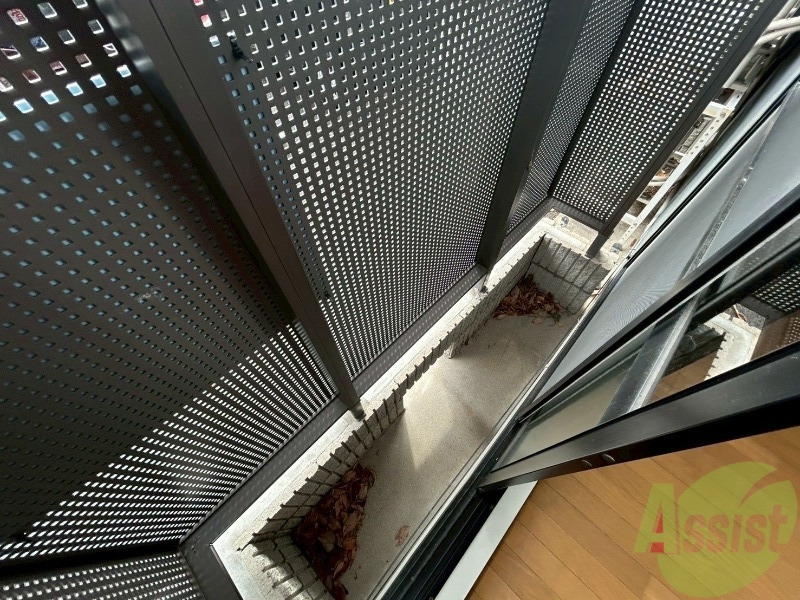 バルコニー　バルコニーが付いているので晴れた日は洗濯物が沢山干せますね。