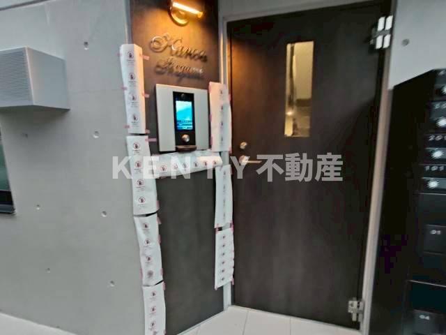 エントランス　落ち着いたエントランスです