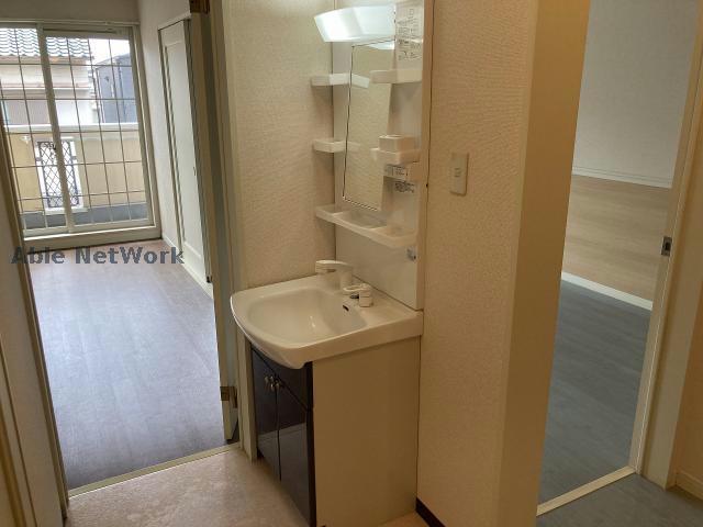 洗面設備　※同物件、別部屋の写真です