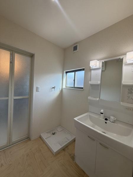 洗面設備　反転タイプになります