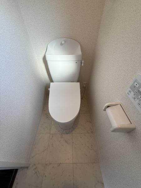 トイレ　反転タイプになります