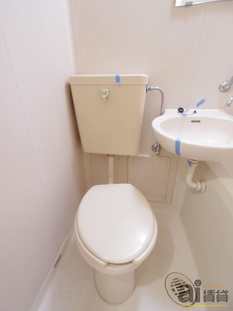 トイレ　※別号室写真です