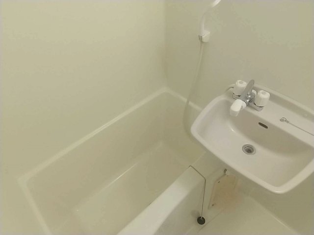 バス・シャワールーム　お風呂です