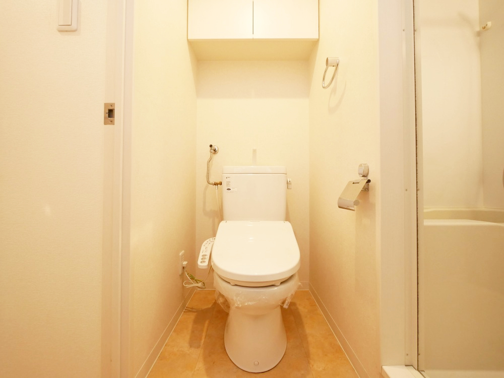 トイレ　嬉しいウォシュレット付きのトイレ！便座温かいですよ♪