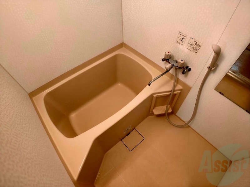 バス・シャワールーム　お風呂です。ゆっくりお風呂につかるのも体に良いですね～