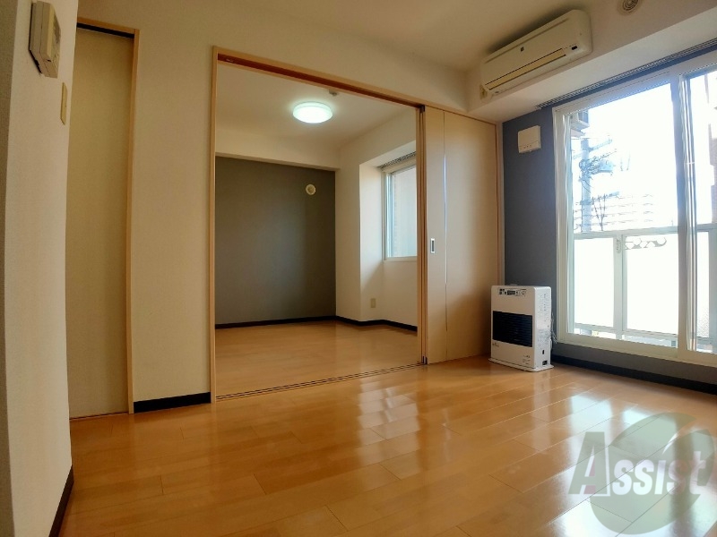 居室・リビング　広くてキレイなお部屋が広がっていて、充実した生活が送れそう。