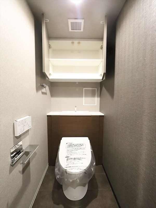 トイレ　温水洗浄暖房便座付トイレ