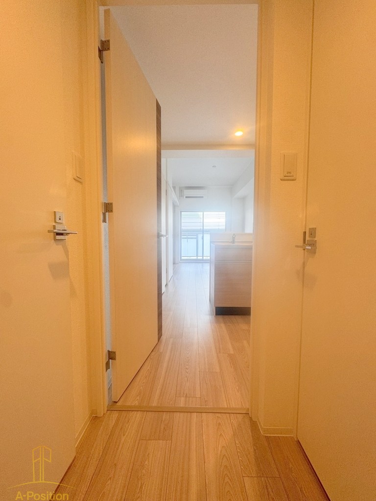 玄関　セレニテ難波グランデノール