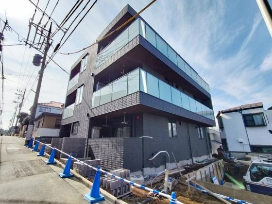 エントランス　宅配ボックス付で不在時でも荷物の受け取りスムーズに！