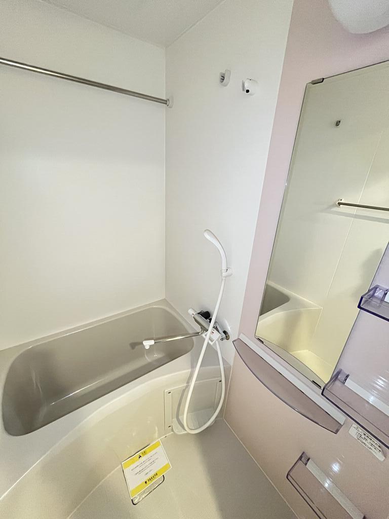 バス・シャワールーム　※写真は同タイプ別部屋のものを使用