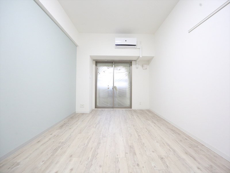 その他部屋・スペース　洋室9.8帖　エアコン完備　バルコニー