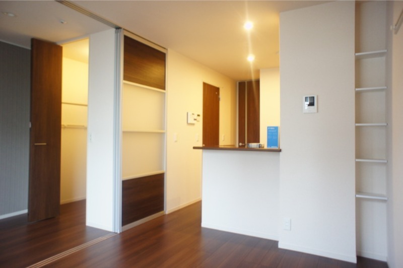 居室・リビング　図面と現状に相違がある場合には現状を優先