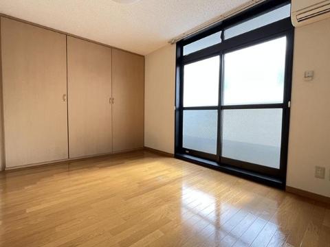 居室・リビング　室内