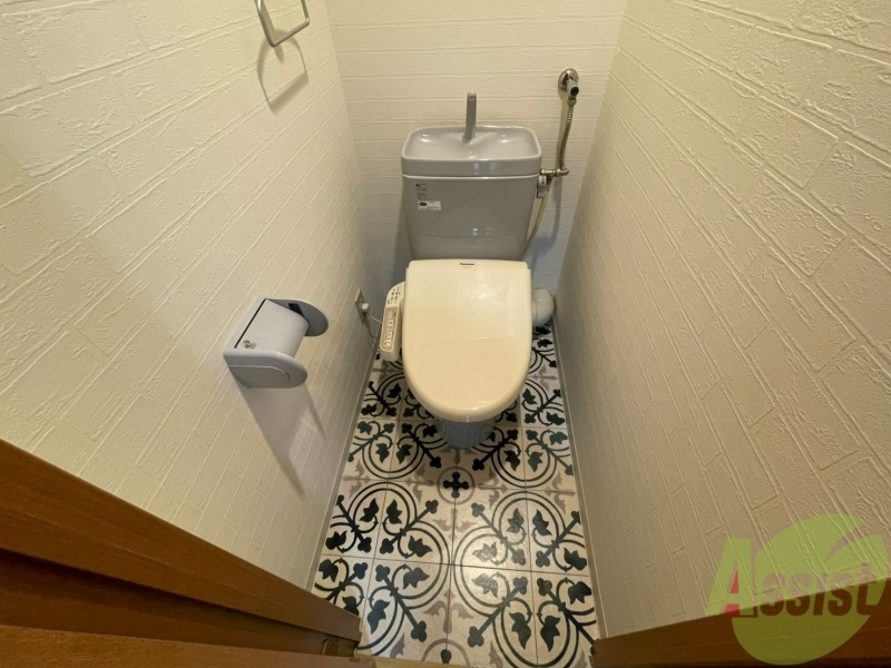 トイレ　こちらはトイレです。清潔感があり、安心して使用できます。