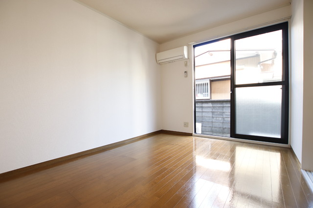 居室・リビング　６帖洋室