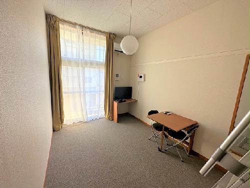 居室・リビング　同タイプの部屋の写真です。