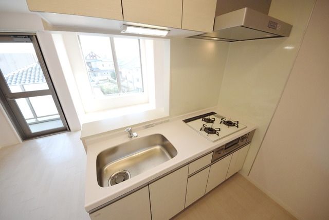 キッチン　★3口システムキッチンです★